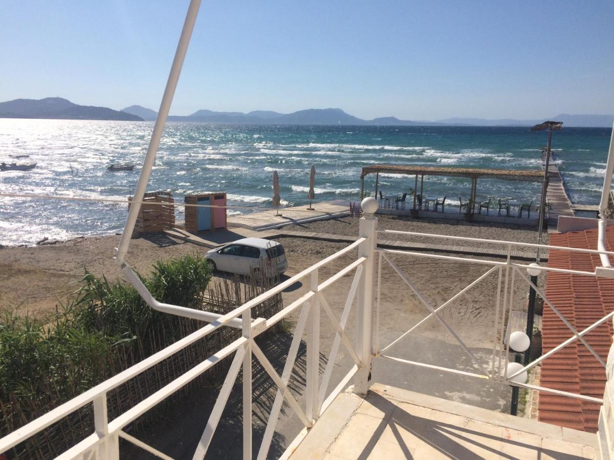 莱夫基米 佩塔吉斯海滩旅馆酒店 外观 照片